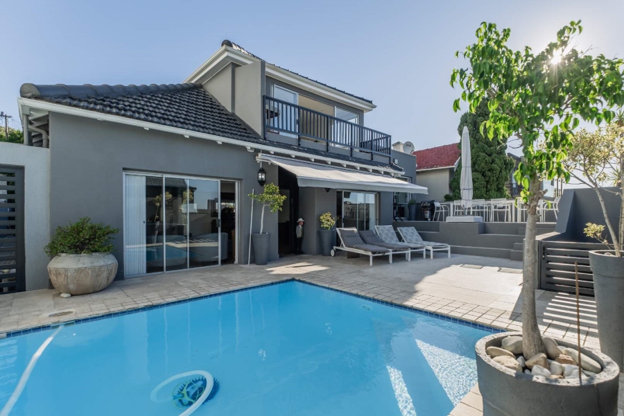 4 Bedroom Property for Sale in Fresnaye Western Cape